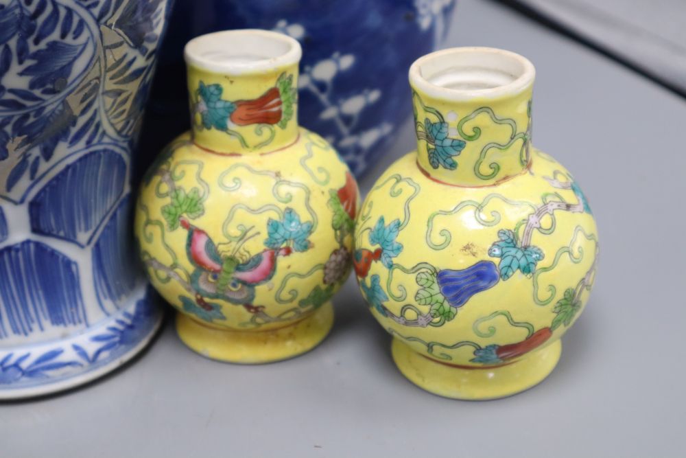 An 18th century Chinese blue and white tureen and cover, height 25cm, a Kangxi blue and white vase and three jars